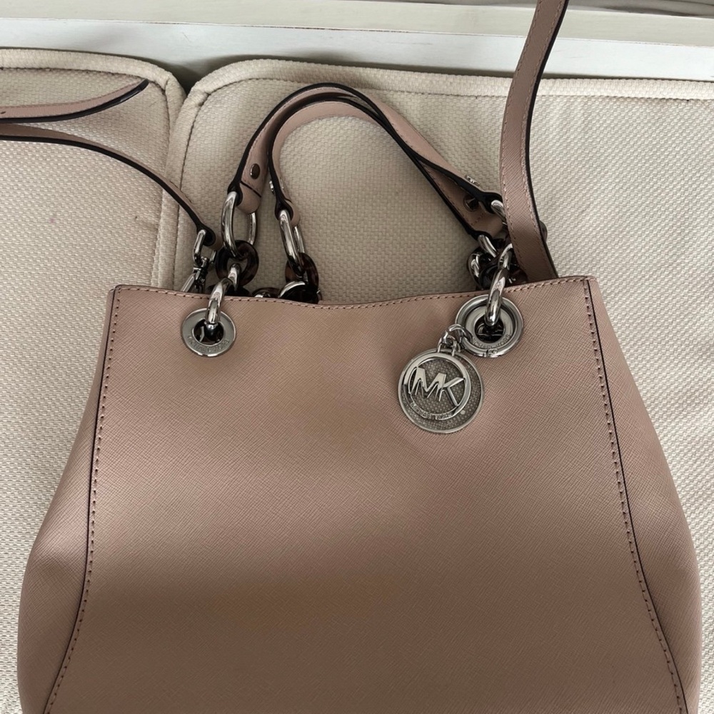 Michael Kors Beige Leather Shoulder Bag